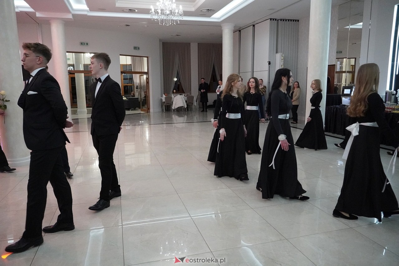 Studniówka w Zespole Szkół Zawodowych nr 3 w Ostrołęce [25.01.2025] - zdjęcie #111 - eOstroleka.pl