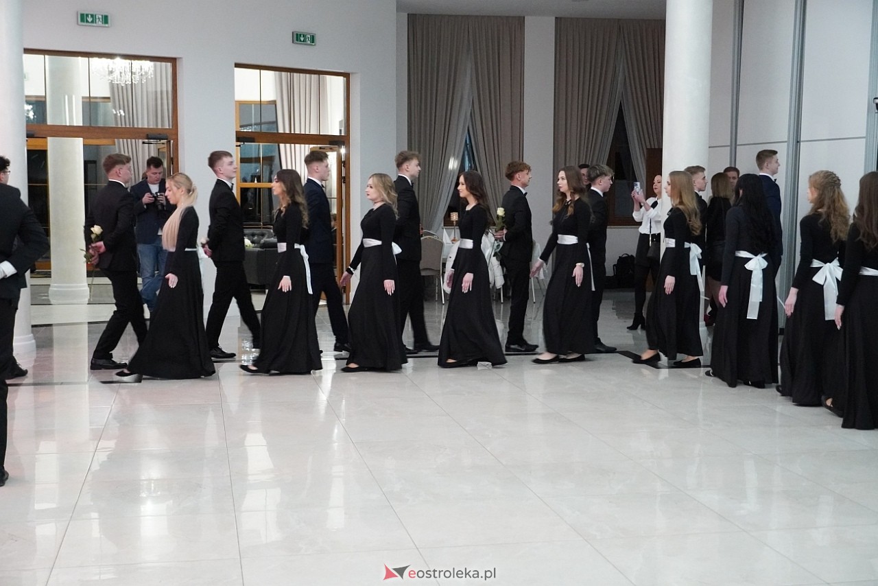 Studniówka w Zespole Szkół Zawodowych nr 3 w Ostrołęce [25.01.2025] - zdjęcie #110 - eOstroleka.pl