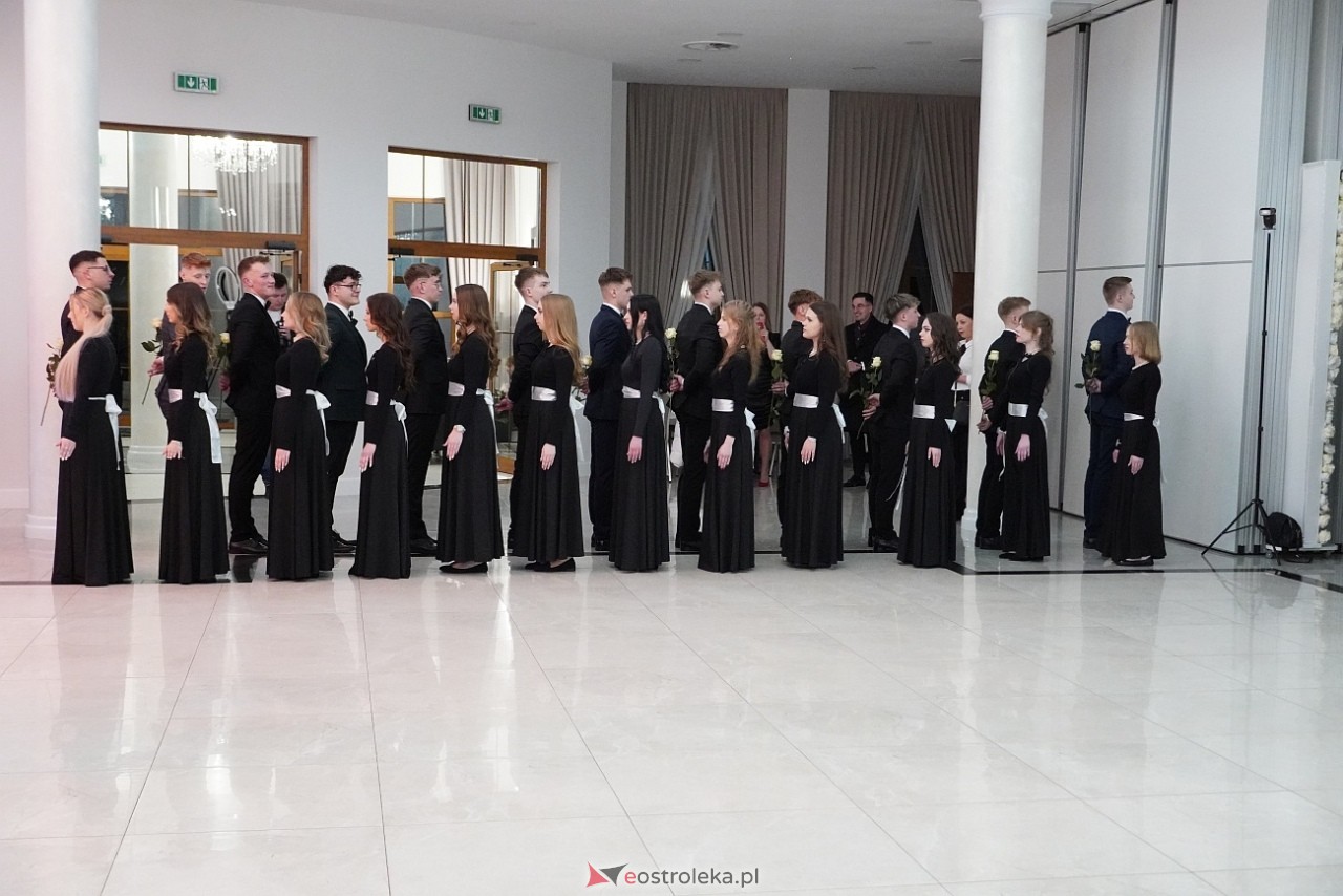 Studniówka w Zespole Szkół Zawodowych nr 3 w Ostrołęce [25.01.2025] - zdjęcie #108 - eOstroleka.pl