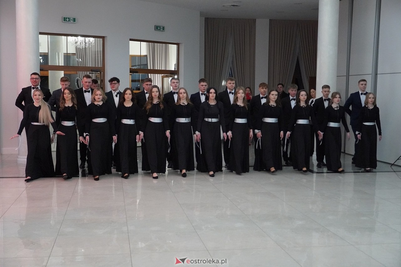 Studniówka w Zespole Szkół Zawodowych nr 3 w Ostrołęce [25.01.2025] - zdjęcie #107 - eOstroleka.pl