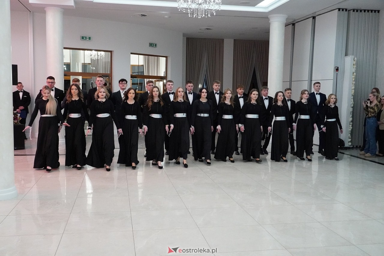 Studniówka w Zespole Szkół Zawodowych nr 3 w Ostrołęce [25.01.2025] - zdjęcie #106 - eOstroleka.pl