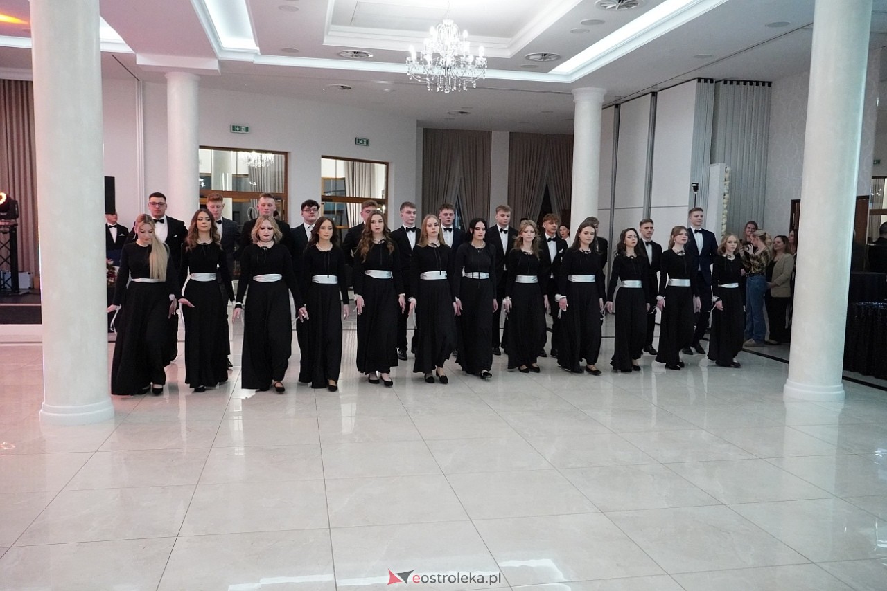 Studniówka w Zespole Szkół Zawodowych nr 3 w Ostrołęce [25.01.2025] - zdjęcie #105 - eOstroleka.pl