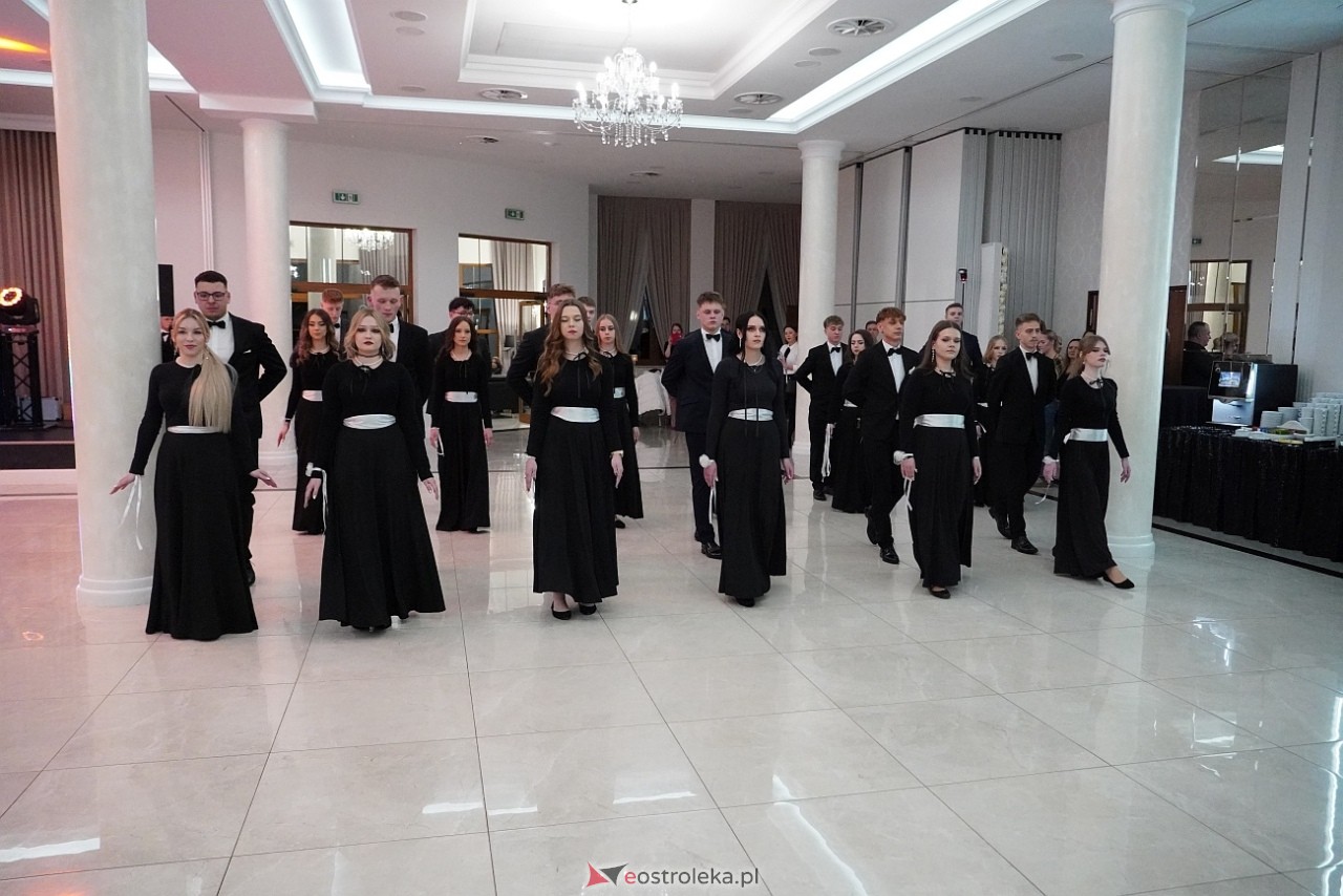 Studniówka w Zespole Szkół Zawodowych nr 3 w Ostrołęce [25.01.2025] - zdjęcie #104 - eOstroleka.pl