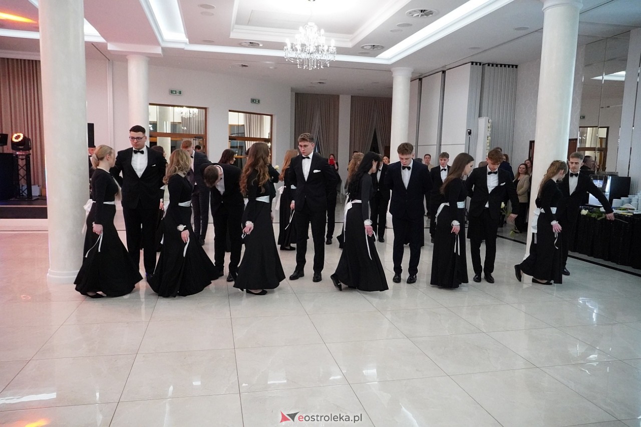 Studniówka w Zespole Szkół Zawodowych nr 3 w Ostrołęce [25.01.2025] - zdjęcie #102 - eOstroleka.pl