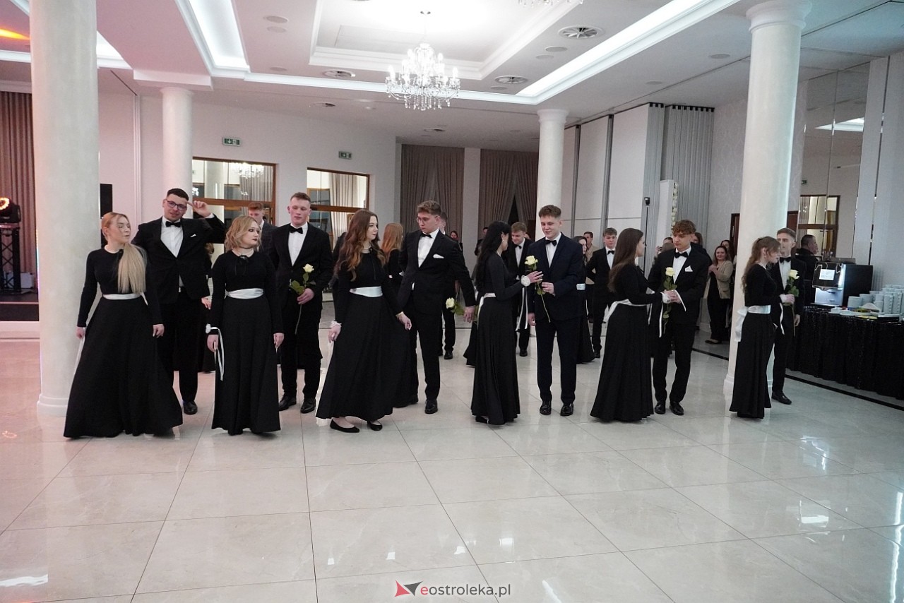 Studniówka w Zespole Szkół Zawodowych nr 3 w Ostrołęce [25.01.2025] - zdjęcie #101 - eOstroleka.pl