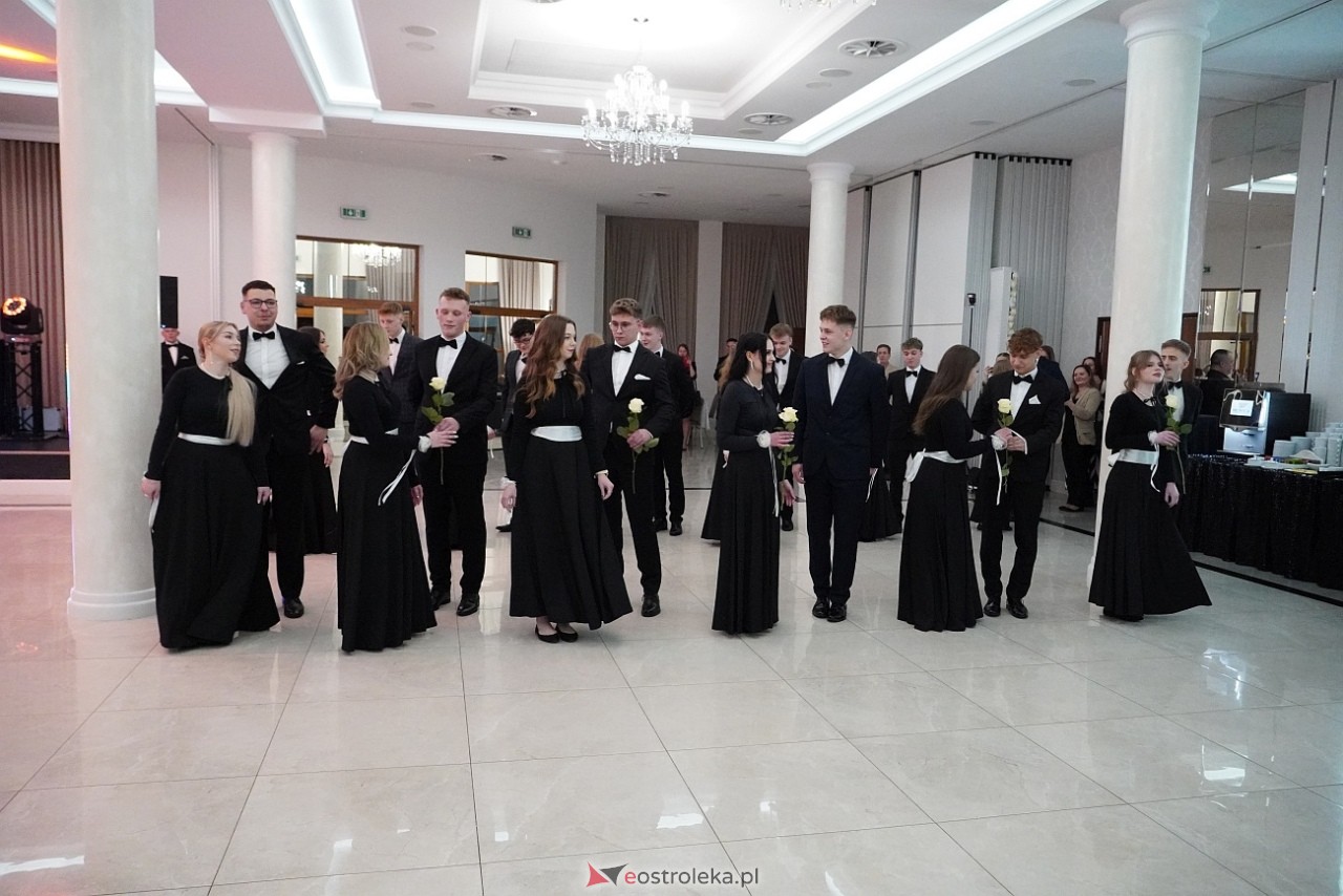 Studniówka w Zespole Szkół Zawodowych nr 3 w Ostrołęce [25.01.2025] - zdjęcie #100 - eOstroleka.pl