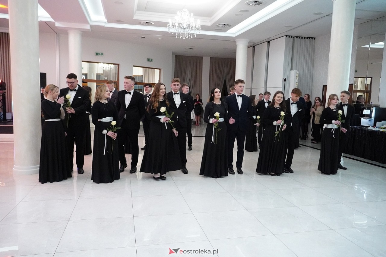 Studniówka w Zespole Szkół Zawodowych nr 3 w Ostrołęce [25.01.2025] - zdjęcie #98 - eOstroleka.pl