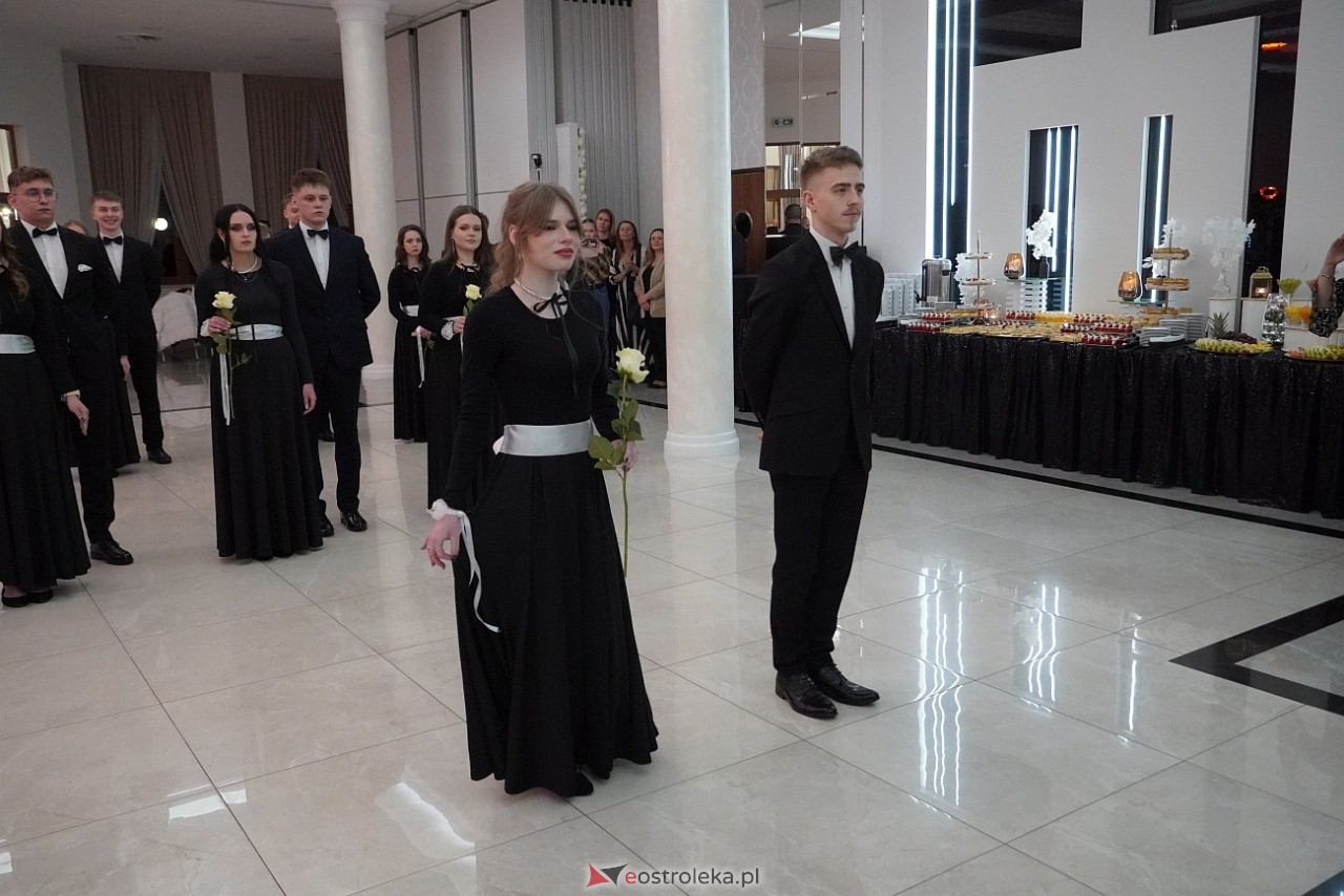 Studniówka w Zespole Szkół Zawodowych nr 3 w Ostrołęce [25.01.2025] - zdjęcie #93 - eOstroleka.pl