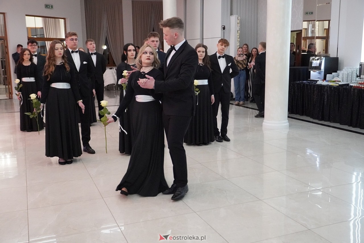 Studniówka w Zespole Szkół Zawodowych nr 3 w Ostrołęce [25.01.2025] - zdjęcie #92 - eOstroleka.pl