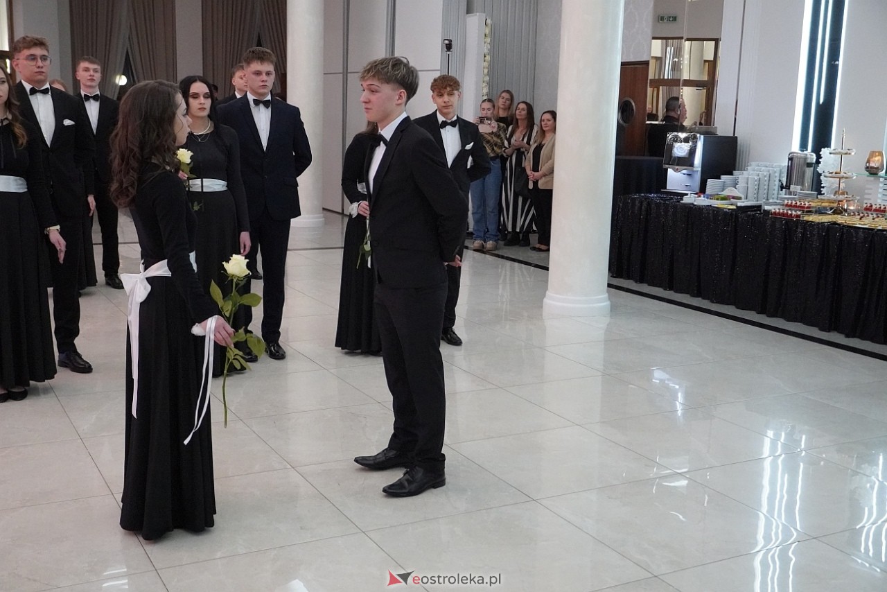 Studniówka w Zespole Szkół Zawodowych nr 3 w Ostrołęce [25.01.2025] - zdjęcie #90 - eOstroleka.pl