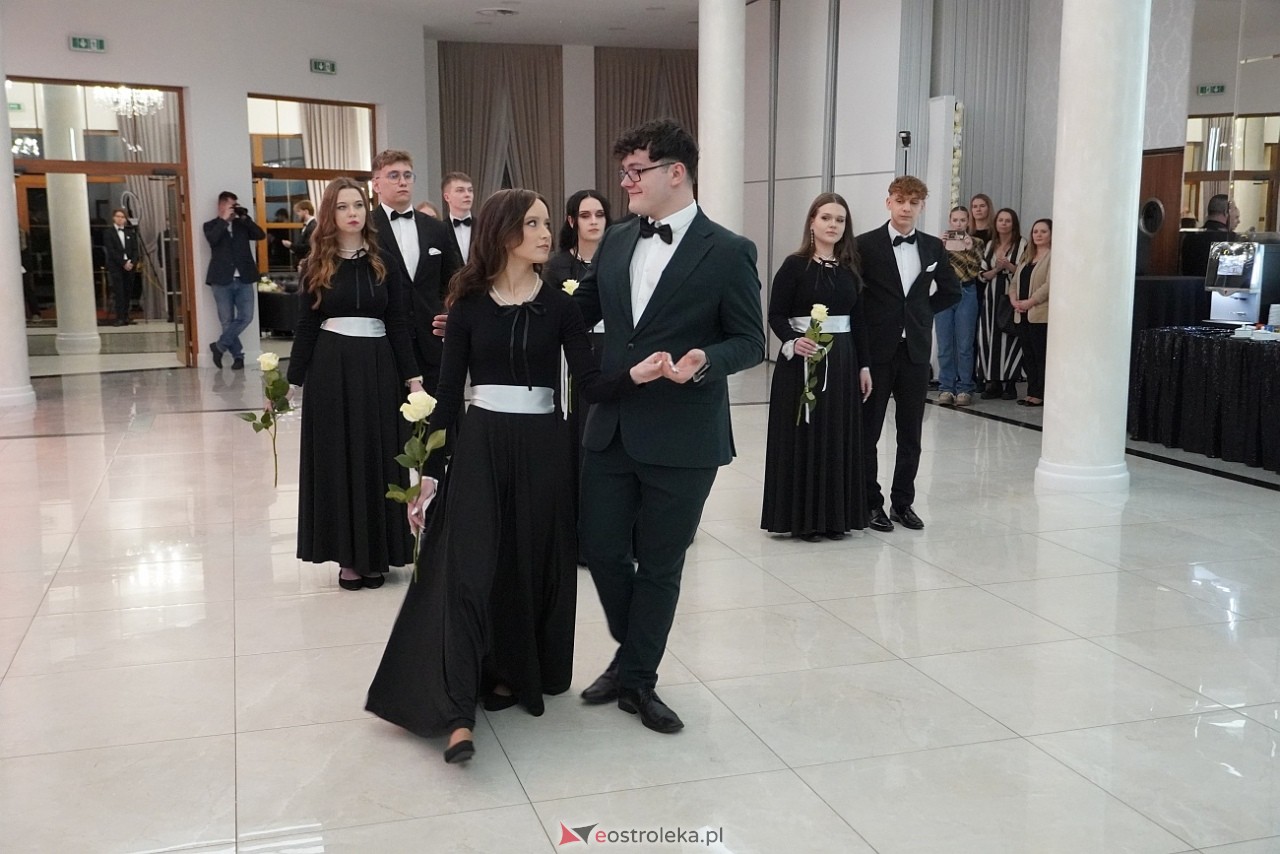 Studniówka w Zespole Szkół Zawodowych nr 3 w Ostrołęce [25.01.2025] - zdjęcie #88 - eOstroleka.pl