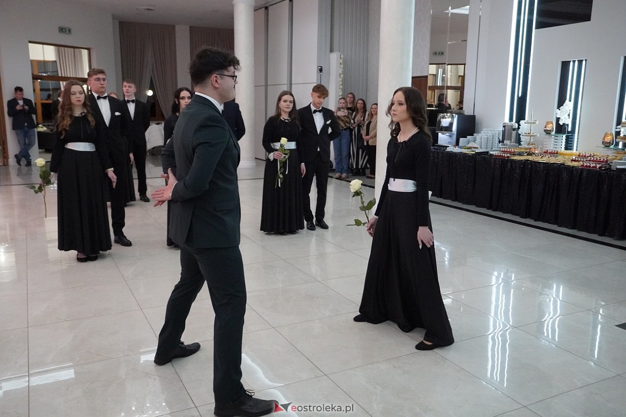 Studniówka w Zespole Szkół Zawodowych nr 3 w Ostrołęce [25.01.2025] - zdjęcie #87 - eOstroleka.pl