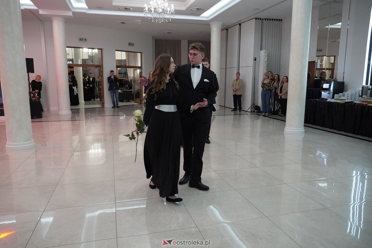 Studniówka w Zespole Szkół Zawodowych nr 3 w Ostrołęce [25.01.2025] - zdjęcie #82 - eOstroleka.pl