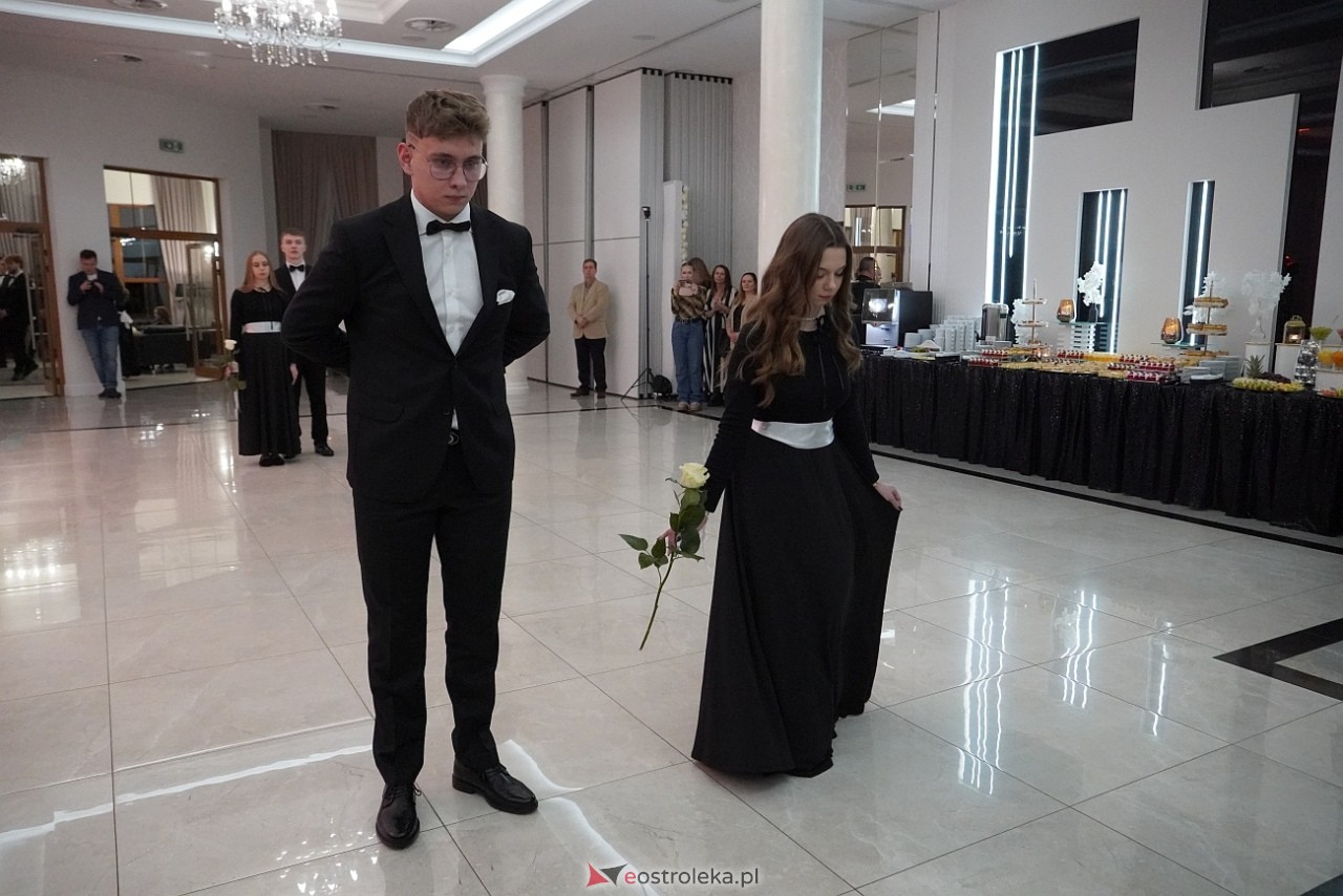 Studniówka w Zespole Szkół Zawodowych nr 3 w Ostrołęce [25.01.2025] - zdjęcie #81 - eOstroleka.pl