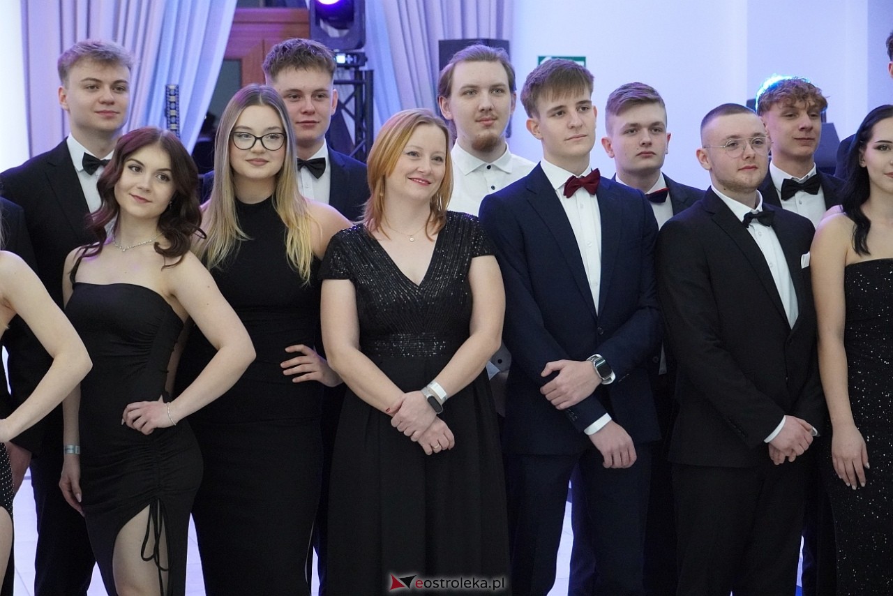 Studniówka w Zespole Szkół Zawodowych nr 3 w Ostrołęce [25.01.2025] - zdjęcie #71 - eOstroleka.pl