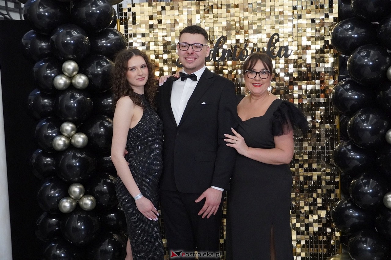 Studniówka w Zespole Szkół Zawodowych nr 3 w Ostrołęce [25.01.2025] - zdjęcie #37 - eOstroleka.pl