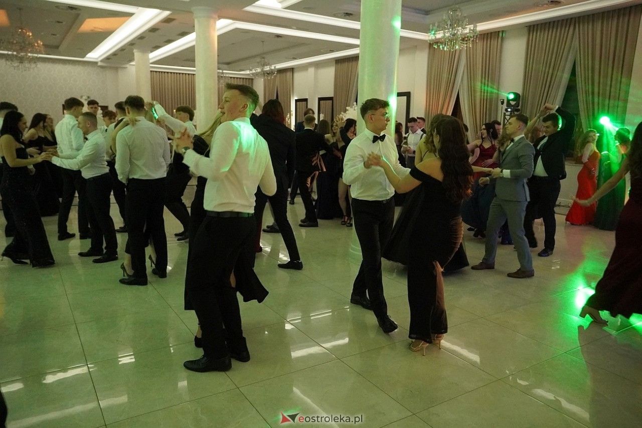 Studniówka w Zespole Szkół Zawodowych nr 3 w Ostrołęce [25.01.2025] - zdjęcie #15 - eOstroleka.pl