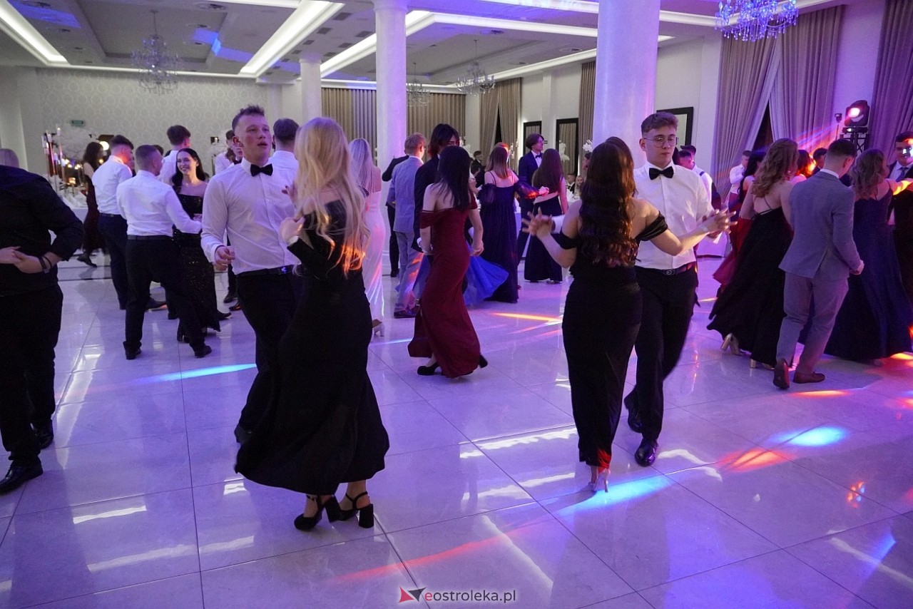 Studniówka w Zespole Szkół Zawodowych nr 3 w Ostrołęce [25.01.2025] - zdjęcie #13 - eOstroleka.pl