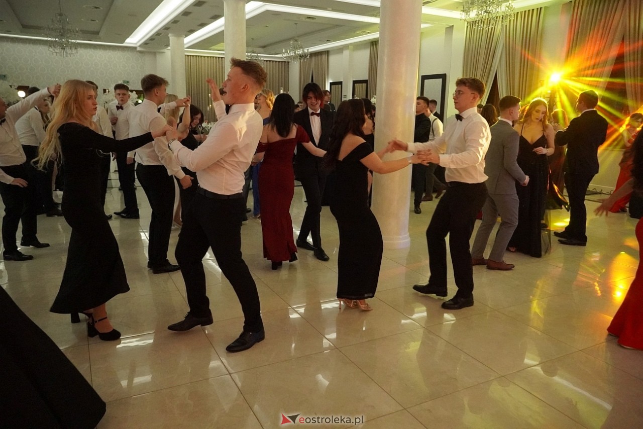 Studniówka w Zespole Szkół Zawodowych nr 3 w Ostrołęce [25.01.2025] - zdjęcie #12 - eOstroleka.pl