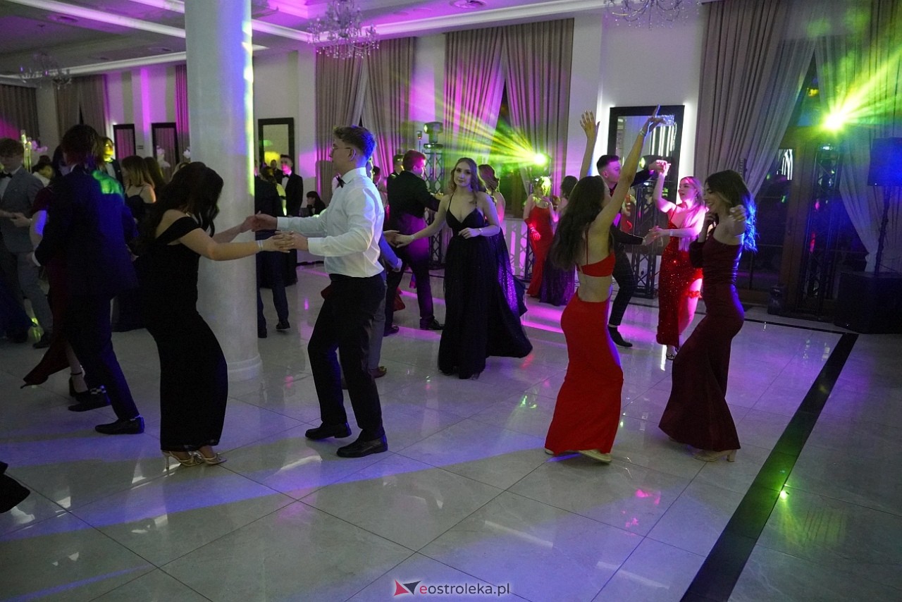 Studniówka w Zespole Szkół Zawodowych nr 3 w Ostrołęce [25.01.2025] - zdjęcie #11 - eOstroleka.pl