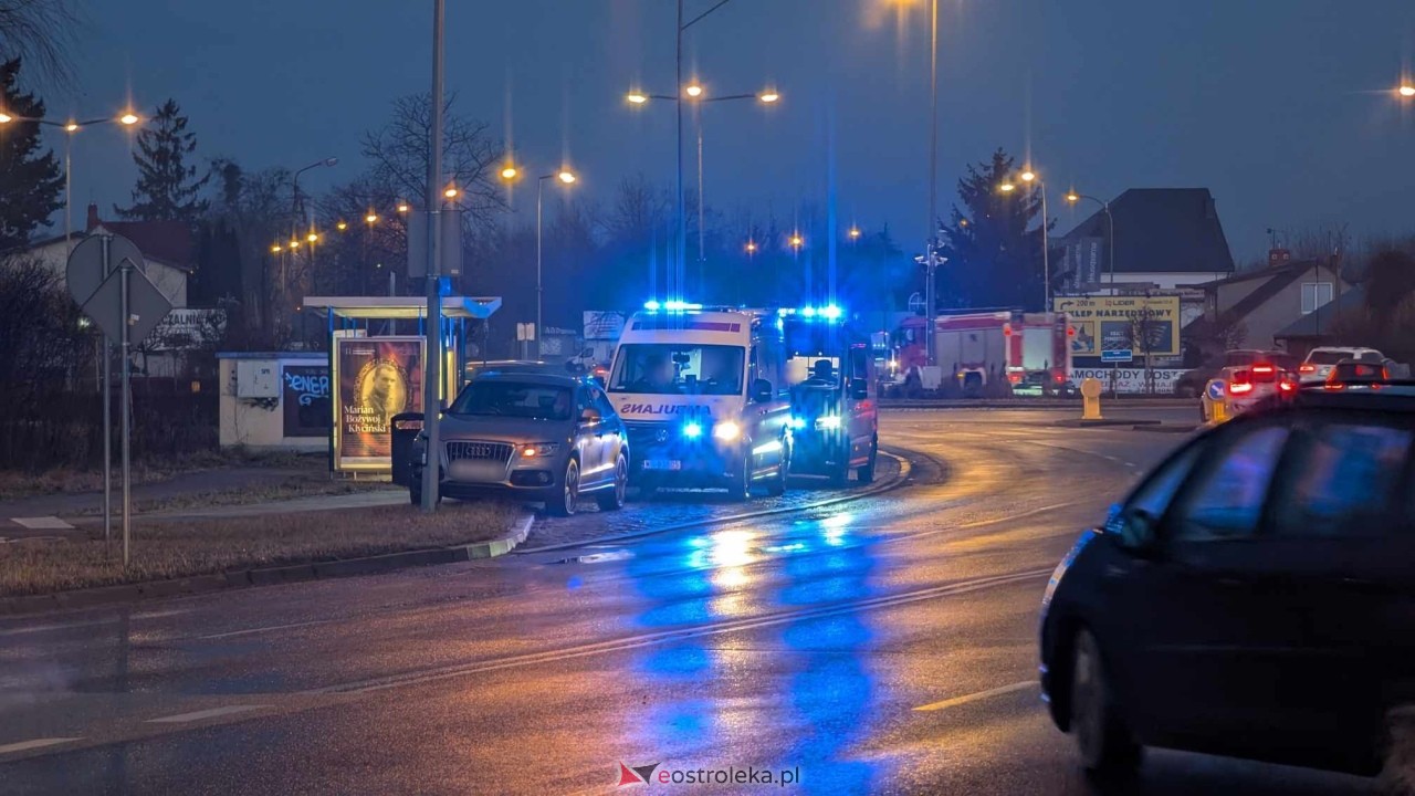 Wypadek na rondzie Kupiszewskiego/11 Listopada [27.01.2025] - zdjęcie #10 - eOstroleka.pl