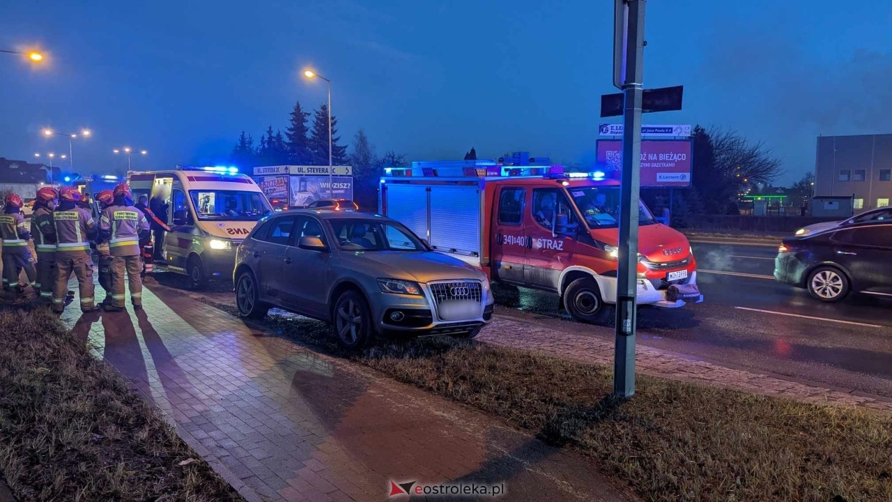 Wypadek na rondzie Kupiszewskiego/11 Listopada [27.01.2025] - zdjęcie #7 - eOstroleka.pl