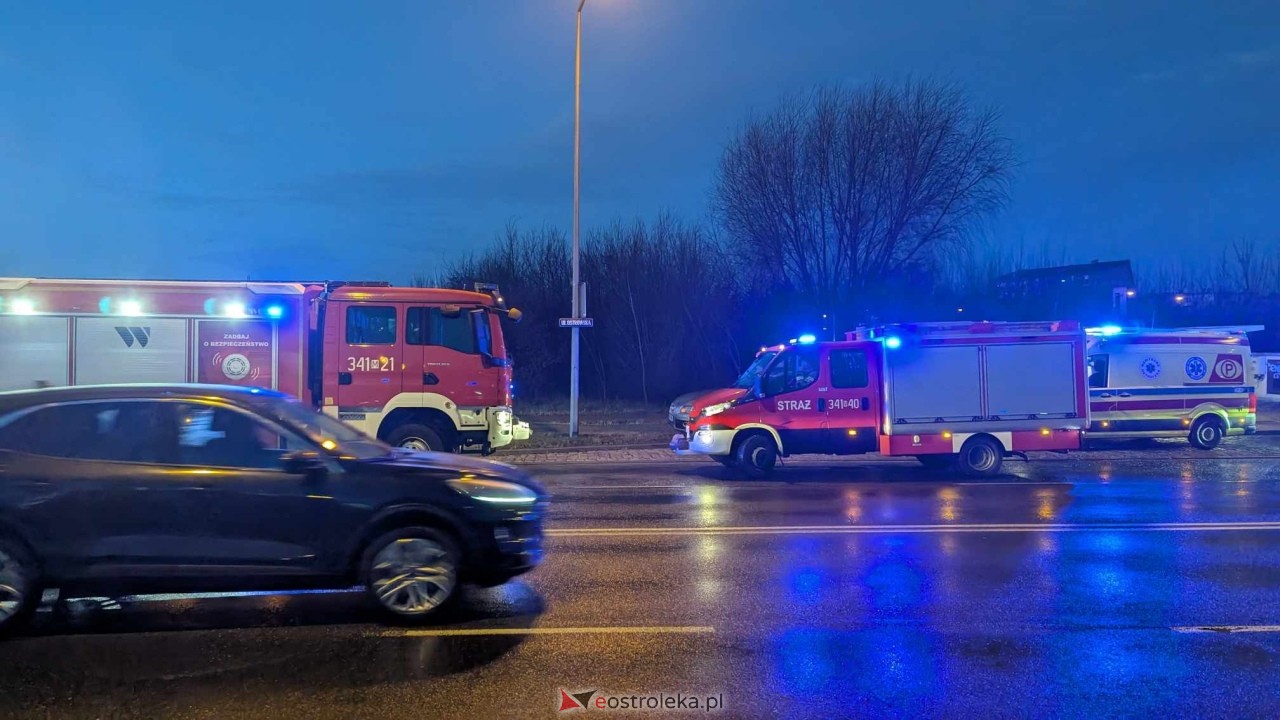 Wypadek na rondzie Kupiszewskiego/11 Listopada [27.01.2025] - zdjęcie #2 - eOstroleka.pl