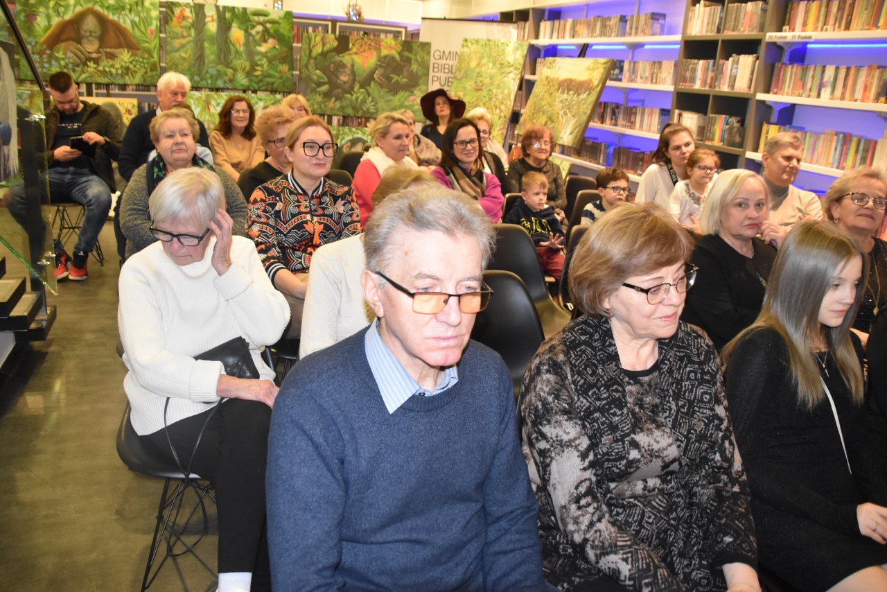 Wernisaż wystawy prac Barbary Mierzejewskiej w Gminnej Bibliotece Publicznej w Kadzidle [29.01.2025] - zdjęcie #21 - eOstroleka.pl