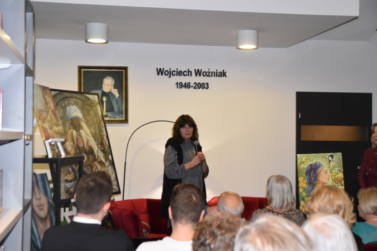 Wernisaż wystawy prac Barbary Mierzejewskiej w Gminnej Bibliotece Publicznej w Kadzidle [29.01.2025] - zdjęcie #16 - eOstroleka.pl