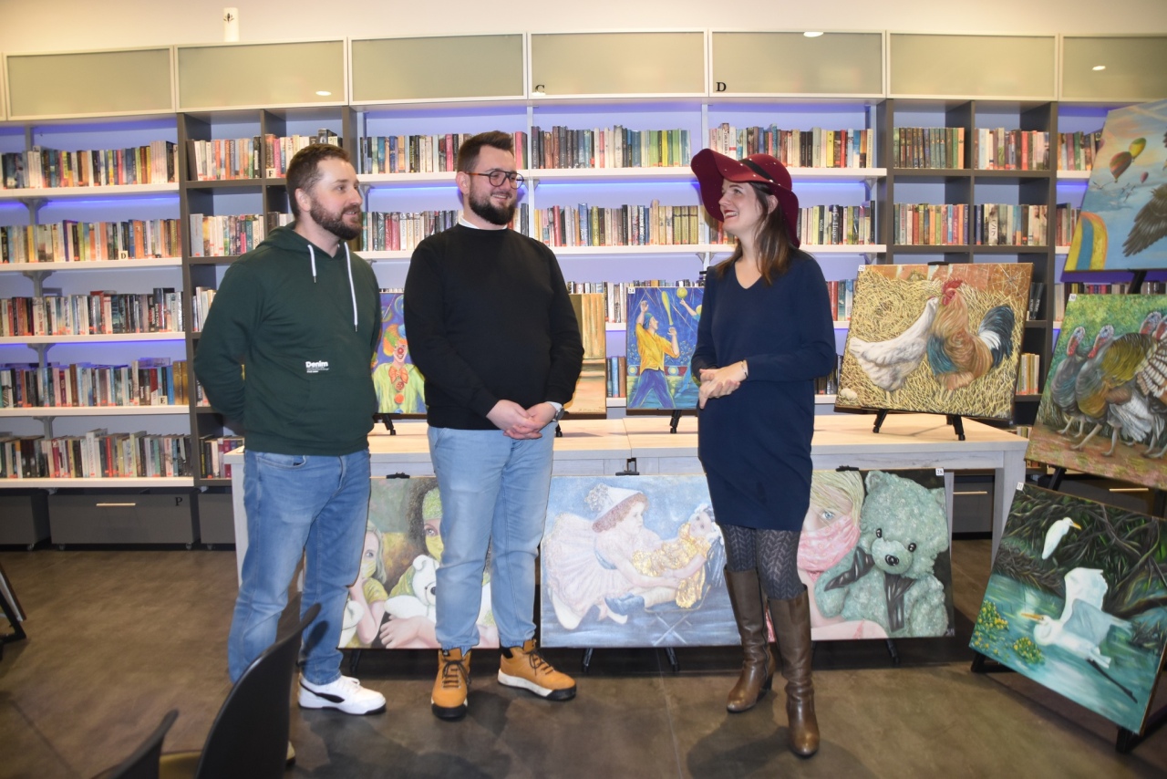 Wernisaż wystawy prac Barbary Mierzejewskiej w Gminnej Bibliotece Publicznej w Kadzidle [29.01.2025] - zdjęcie #13 - eOstroleka.pl