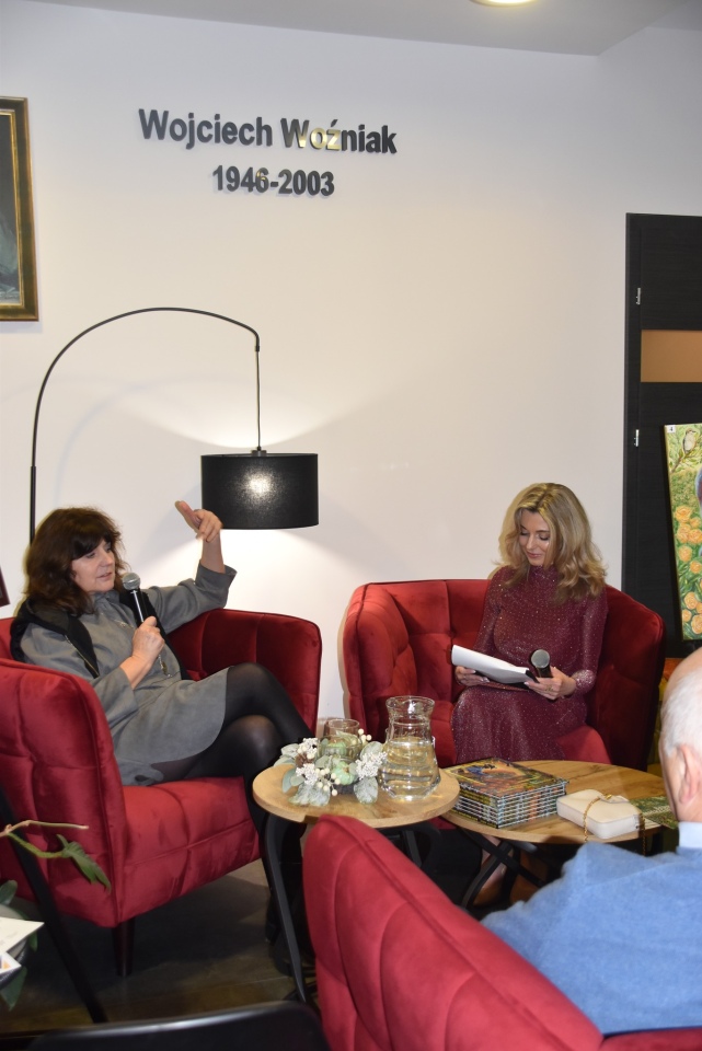 Wernisaż wystawy prac Barbary Mierzejewskiej w Gminnej Bibliotece Publicznej w Kadzidle [29.01.2025] - zdjęcie #12 - eOstroleka.pl