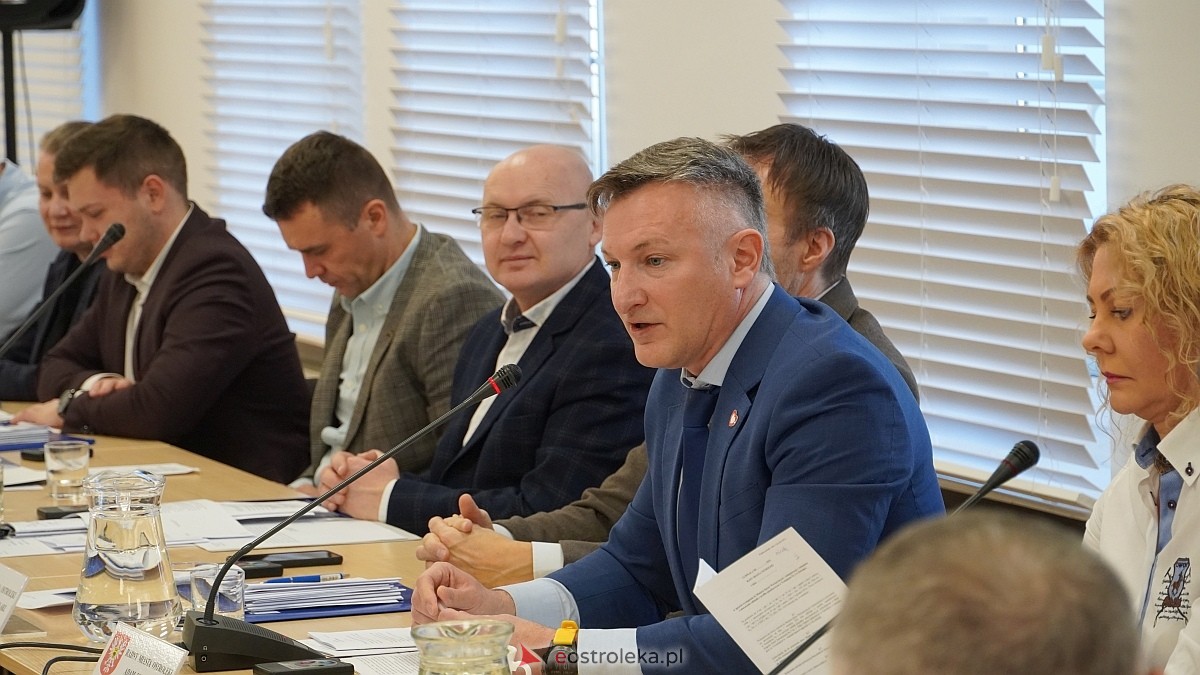 XIX zwyczajna sesja Rady Miasta Ostrołęki [30.01.2025] - zdjęcie #8 - eOstroleka.pl