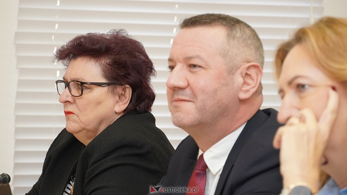 XIX zwyczajna sesja Rady Miasta Ostrołęki [30.01.2025] - zdjęcie #1 - eOstroleka.pl
