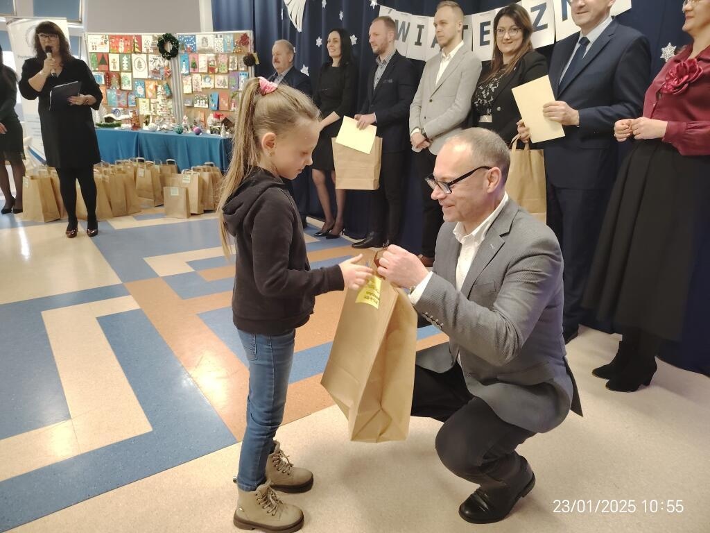 Rozstrzygnięcie VII edycji konkursu „Kartka i ozdoba bożonarodzeniowa” [30.01.2025] - zdjęcie #11 - eOstroleka.pl