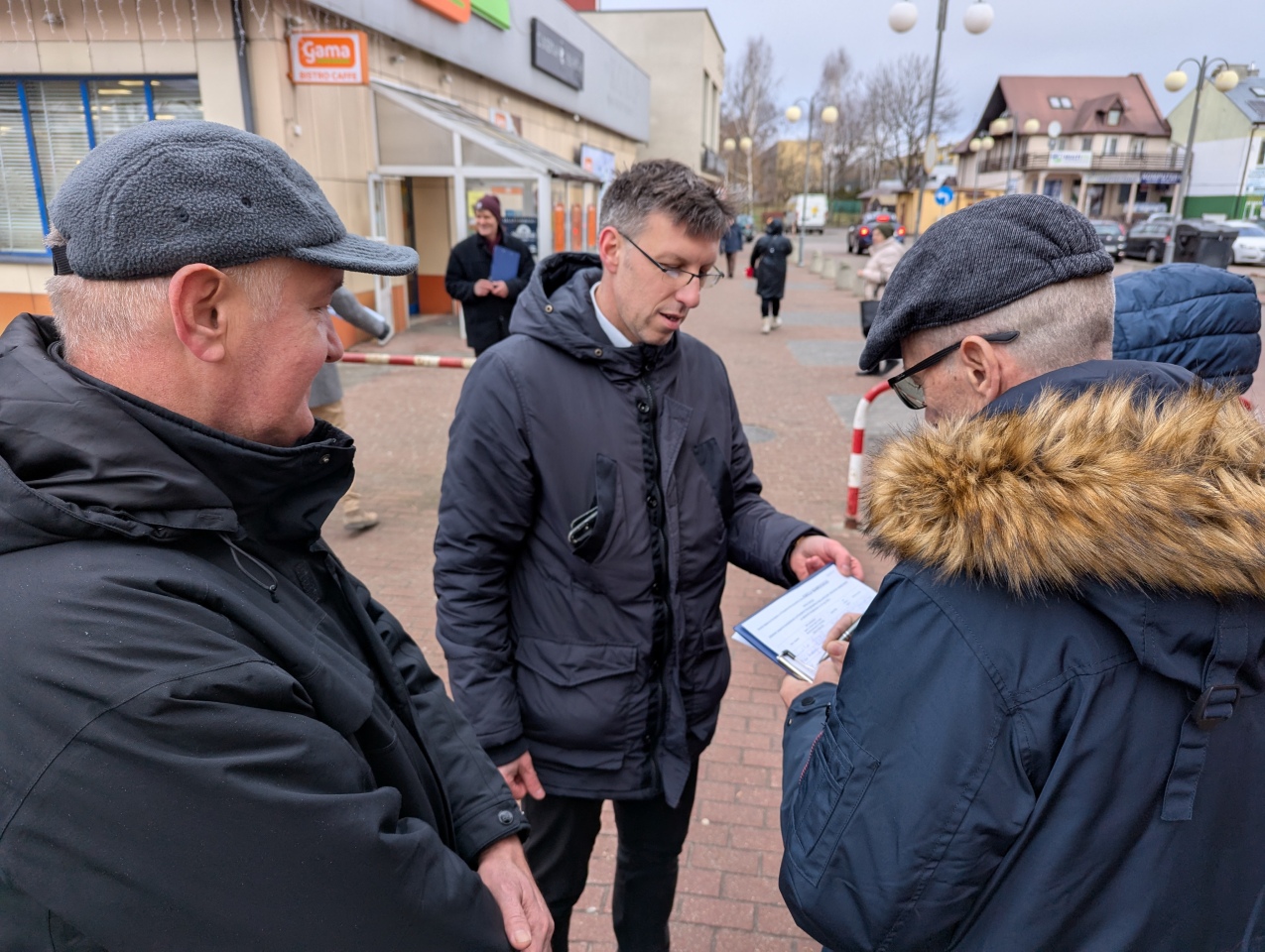 Zbiórka podpisów poparcia dla Karola Nawrockiego [01.02.2025] - zdjęcie #13 - eOstroleka.pl