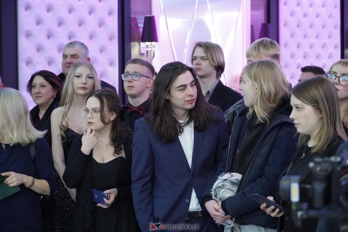 Studniówka w Zespole Szkół Zawodowych nr 2 w Ostrołęce [01.02.2025] - zdjęcie #287 - eOstroleka.pl