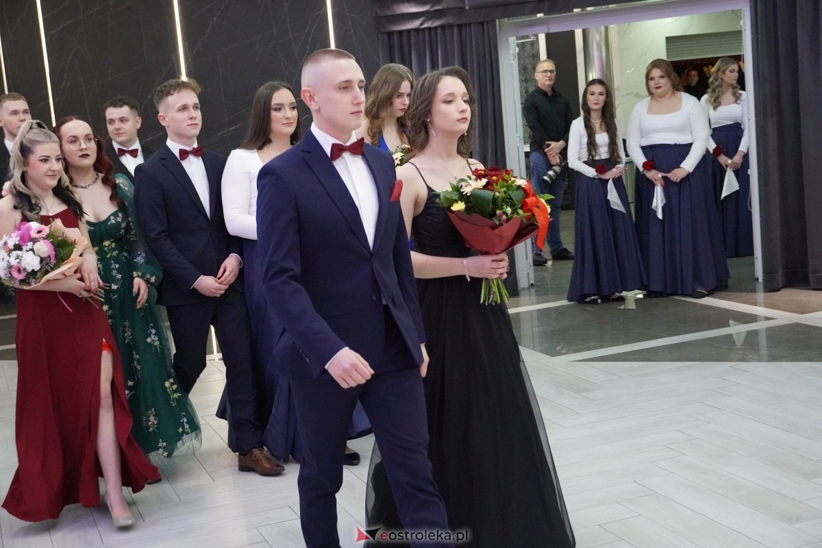 Studniówka w Zespole Szkół Zawodowych nr 2 w Ostrołęce [01.02.2025] - zdjęcie #256 - eOstroleka.pl