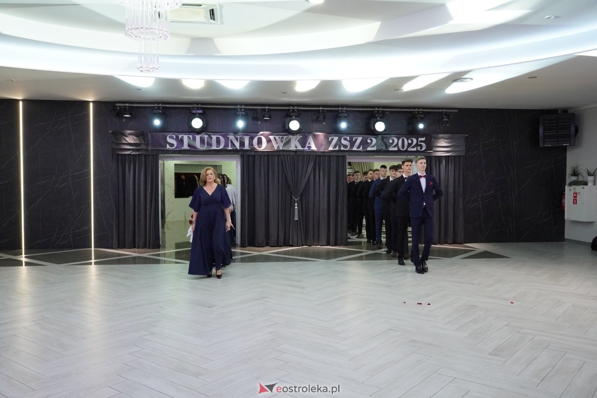 Studniówka w Zespole Szkół Zawodowych nr 2 w Ostrołęce [01.02.2025] - zdjęcie #247 - eOstroleka.pl
