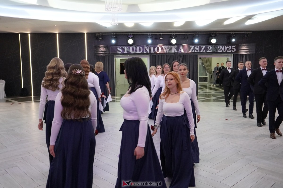 Studniówka w Zespole Szkół Zawodowych nr 2 w Ostrołęce [01.02.2025] - zdjęcie #243 - eOstroleka.pl