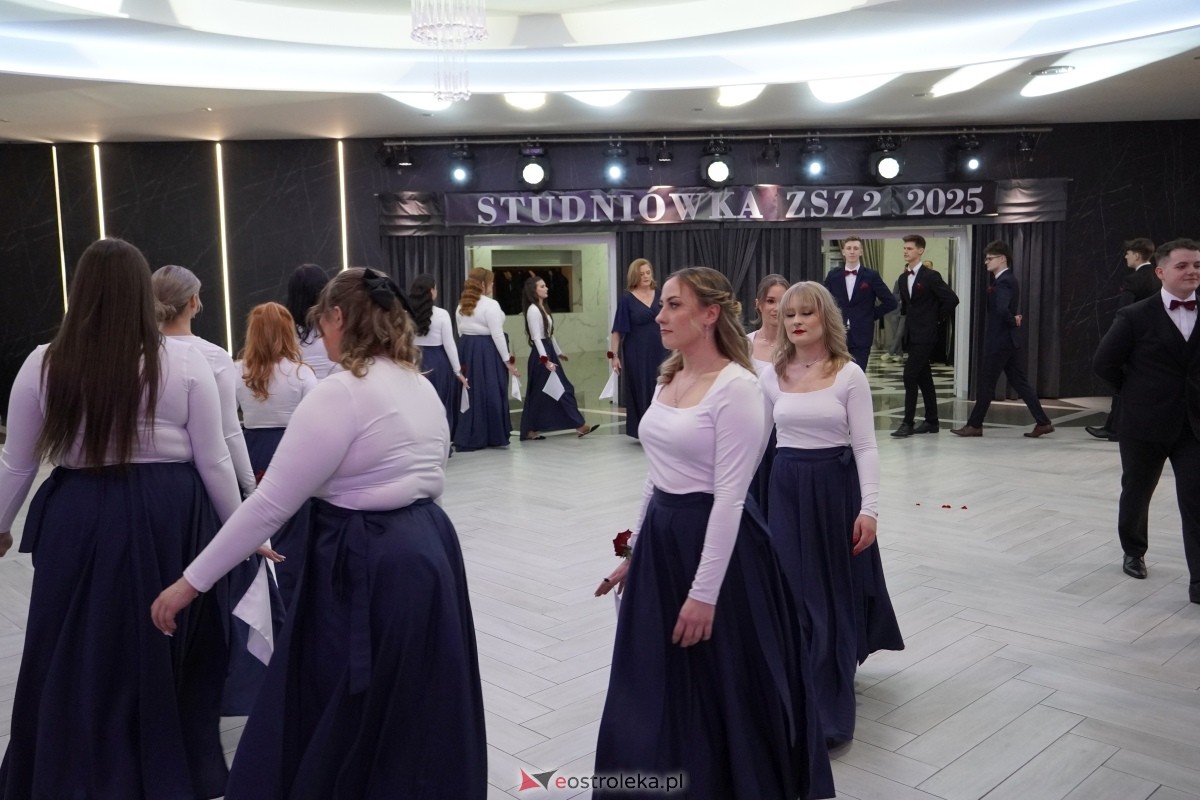 Studniówka w Zespole Szkół Zawodowych nr 2 w Ostrołęce [01.02.2025] - zdjęcie #236 - eOstroleka.pl