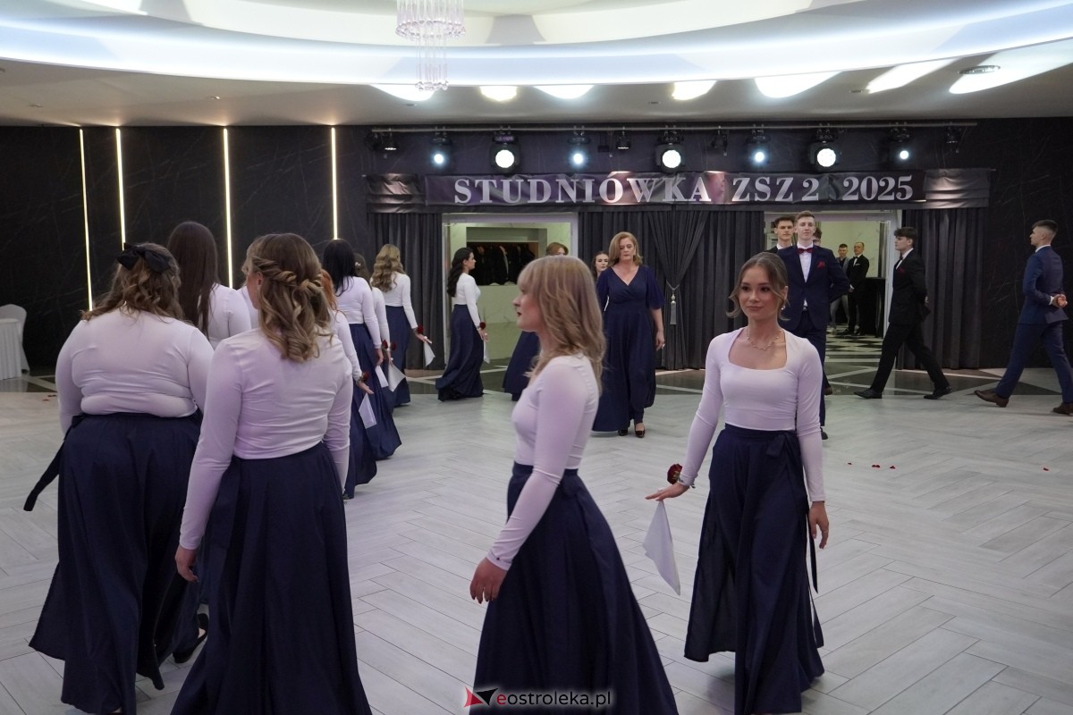 Studniówka w Zespole Szkół Zawodowych nr 2 w Ostrołęce [01.02.2025] - zdjęcie #235 - eOstroleka.pl