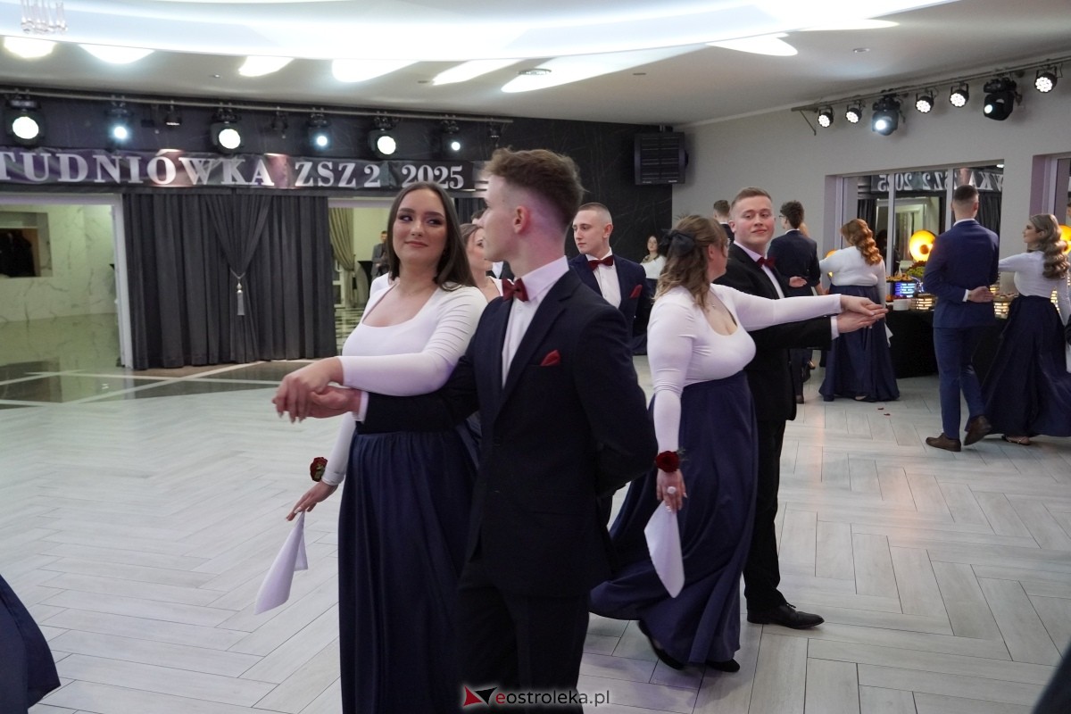 Studniówka w Zespole Szkół Zawodowych nr 2 w Ostrołęce [01.02.2025] - zdjęcie #225 - eOstroleka.pl