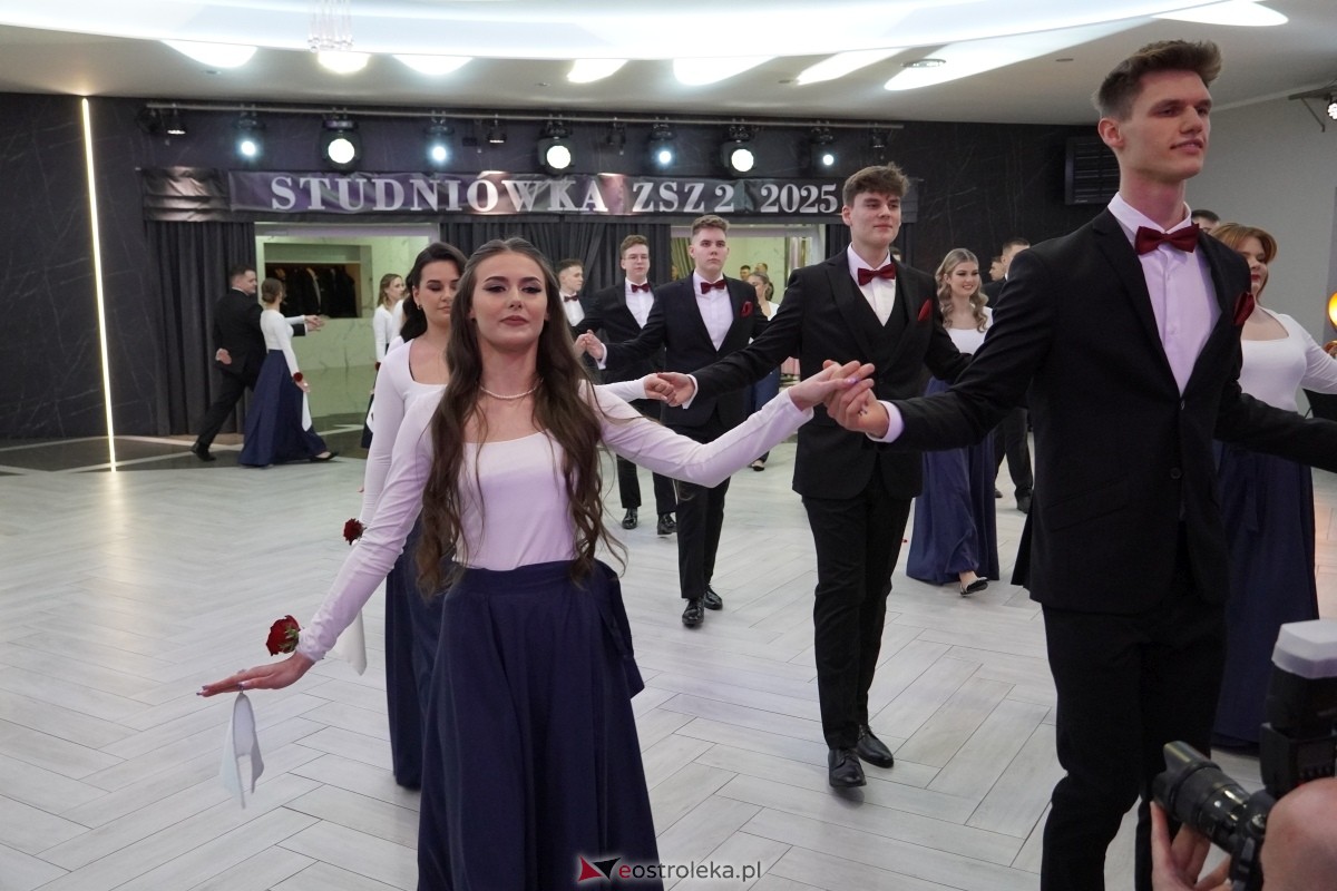 Studniówka w Zespole Szkół Zawodowych nr 2 w Ostrołęce [01.02.2025] - zdjęcie #220 - eOstroleka.pl