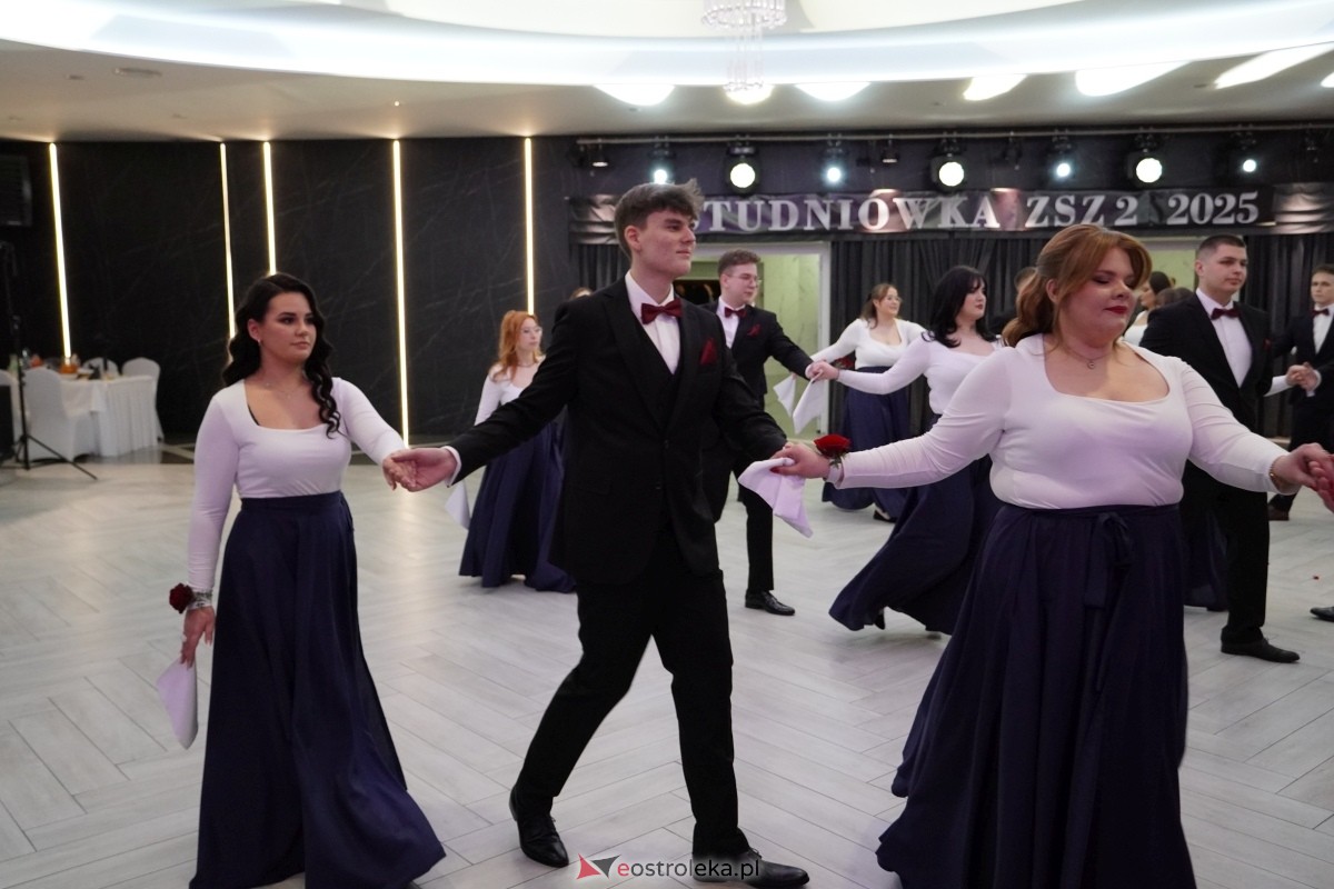 Studniówka w Zespole Szkół Zawodowych nr 2 w Ostrołęce [01.02.2025] - zdjęcie #218 - eOstroleka.pl