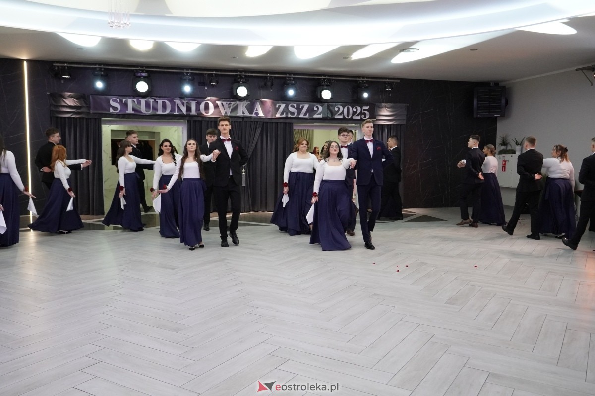 Studniówka w Zespole Szkół Zawodowych nr 2 w Ostrołęce [01.02.2025] - zdjęcie #208 - eOstroleka.pl