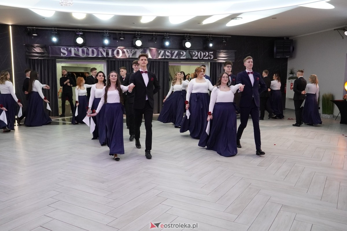 Studniówka w Zespole Szkół Zawodowych nr 2 w Ostrołęce [01.02.2025] - zdjęcie #207 - eOstroleka.pl