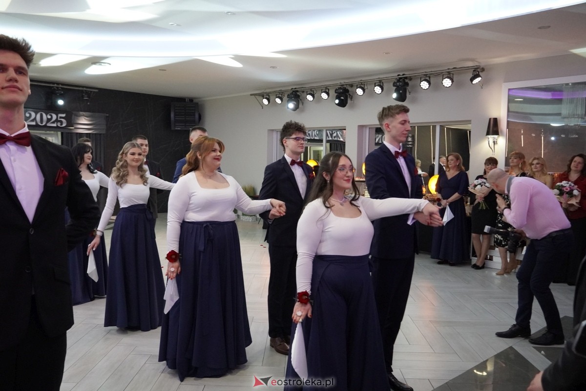 Studniówka w Zespole Szkół Zawodowych nr 2 w Ostrołęce [01.02.2025] - zdjęcie #204 - eOstroleka.pl