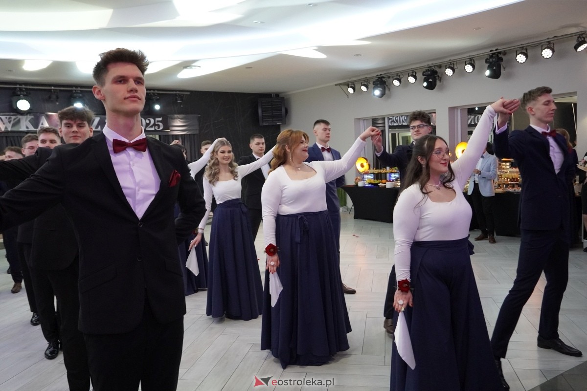 Studniówka w Zespole Szkół Zawodowych nr 2 w Ostrołęce [01.02.2025] - zdjęcie #203 - eOstroleka.pl