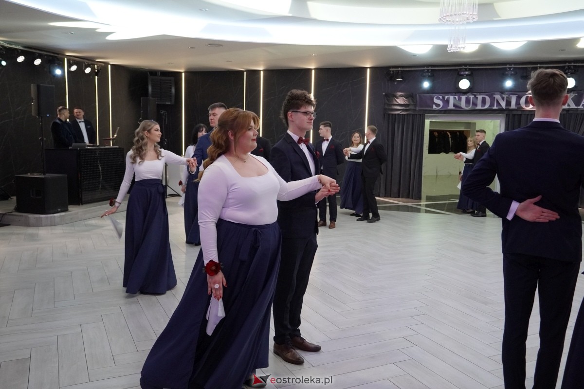 Studniówka w Zespole Szkół Zawodowych nr 2 w Ostrołęce [01.02.2025] - zdjęcie #174 - eOstroleka.pl