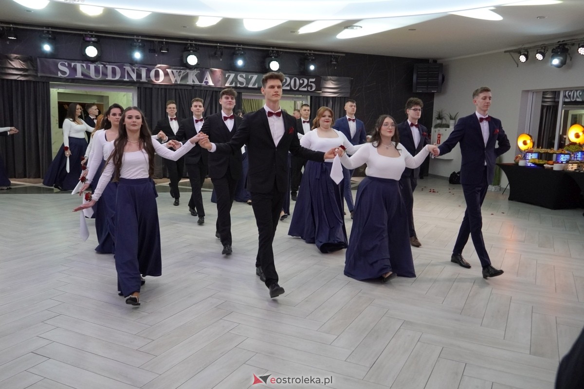 Studniówka w Zespole Szkół Zawodowych nr 2 w Ostrołęce [01.02.2025] - zdjęcie #155 - eOstroleka.pl